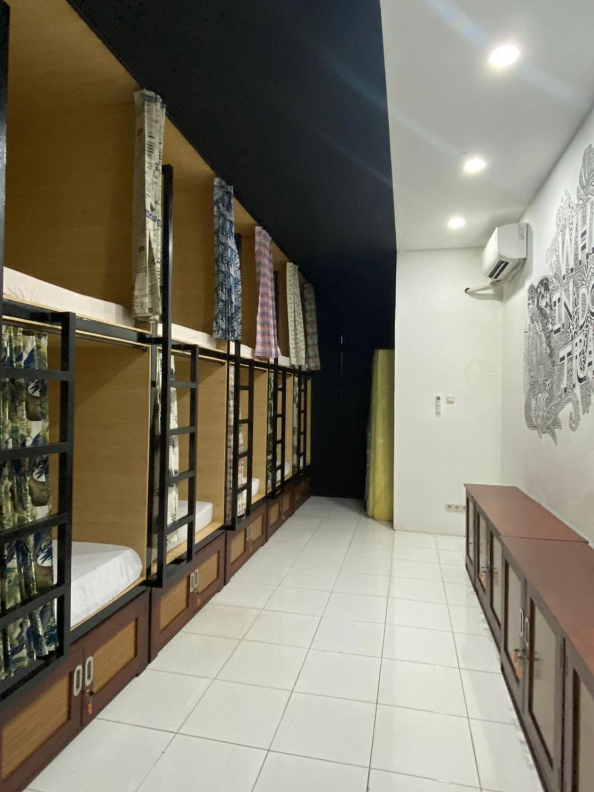 Innbox Hostel Sorong Exterior foto
